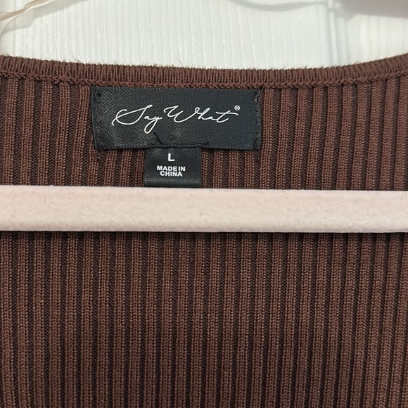 Say what brown top size Large - Picture 5 of 5